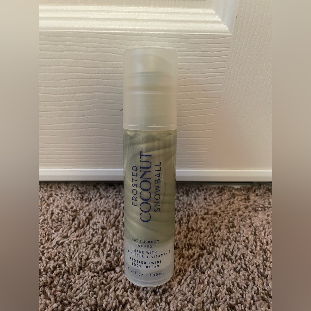 BWW Frosted Coconut Snowball Shimmer Body Lotion